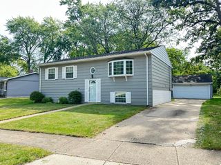 901 Essex Lane, Michigan City, IN 46360