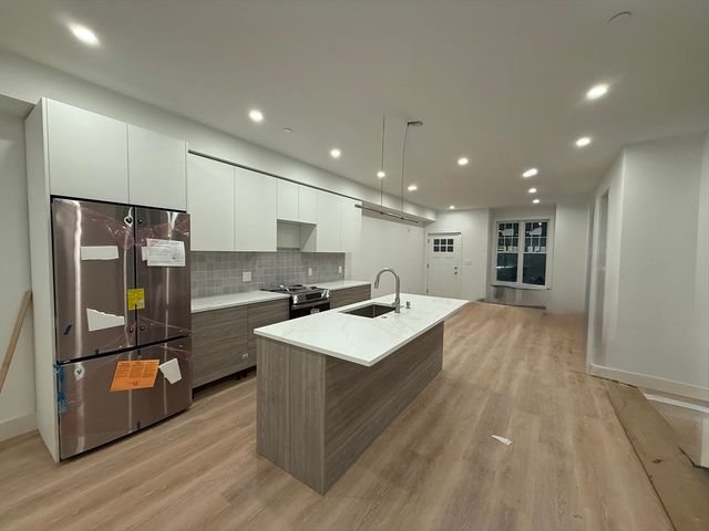 49 Chase Street 1, Newton, MA 02459
