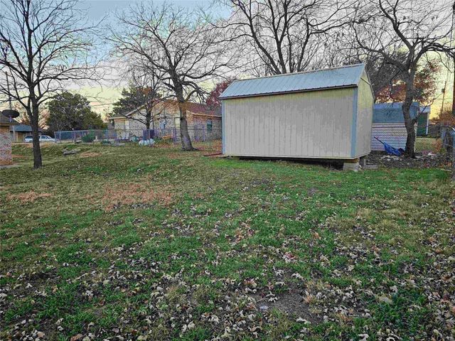 1106 Gifford Drive, Granbury, TX 76048