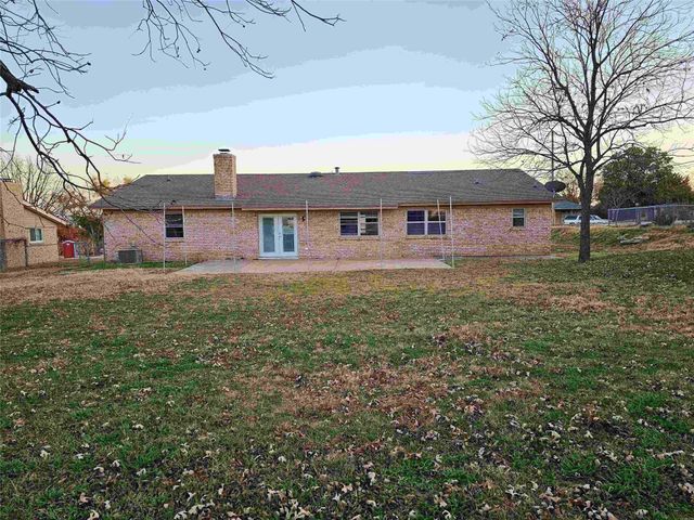 1106 Gifford Drive, Granbury, TX 76048