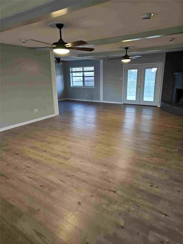 1106 Gifford Drive, Granbury, TX 76048