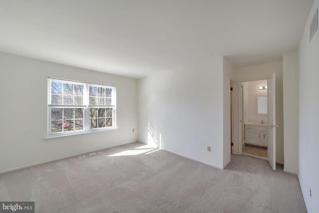 10 LIBERTE LN, Chesterbrook, PA 19087