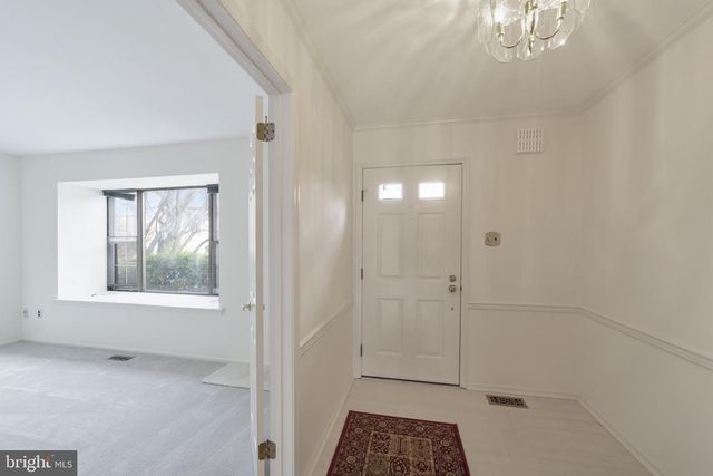 10 LIBERTE LN, Chesterbrook, PA 19087