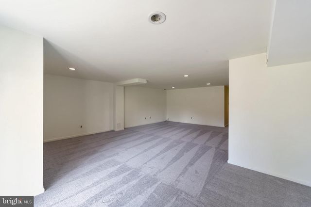 10 LIBERTE LN, Chesterbrook, PA 19087