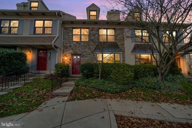 10 LIBERTE LN, Chesterbrook, PA 19087