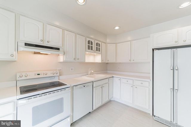 10 LIBERTE LN, Chesterbrook, PA 19087