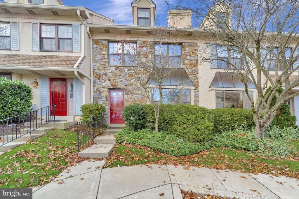 10 LIBERTE LN, Chesterbrook, PA 19087