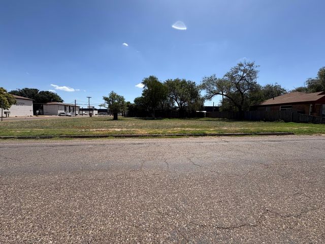 1811 17th Street, Lubbock, TX 79401