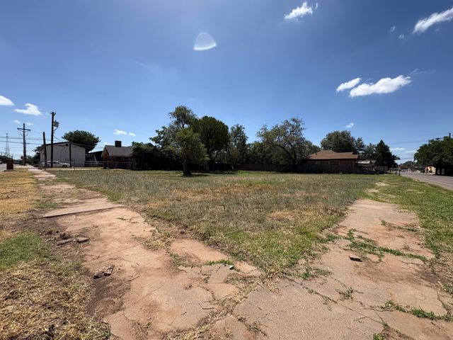 1811 17th Street, Lubbock, TX 79401