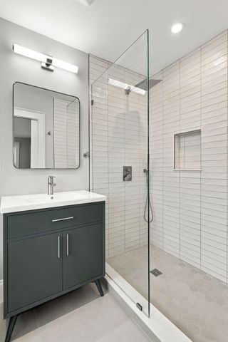 74 Tedesco St, Marblehead, MA 01945