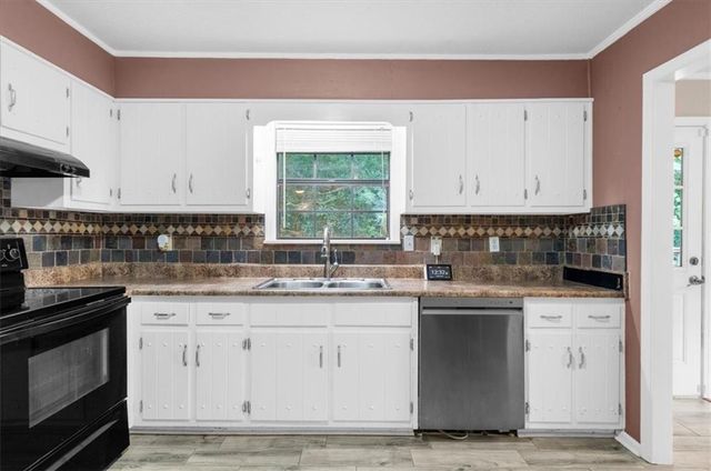 4005 Hillpine Way, Douglasville, GA 30135