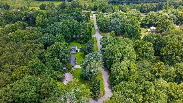4005 Hillpine Way, Douglasville, GA 30135