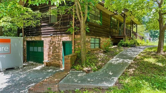 4005 Hillpine Way, Douglasville, GA 30135