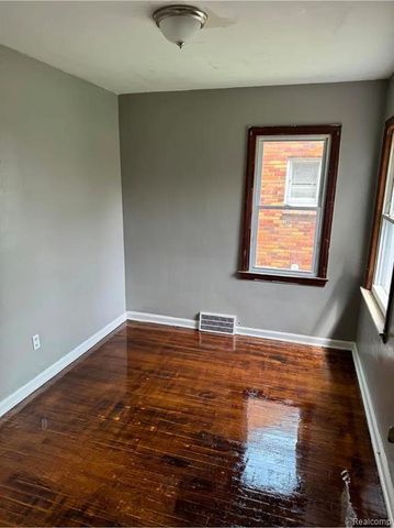 9541 Grandmont Avenue, Detroit, MI 48227