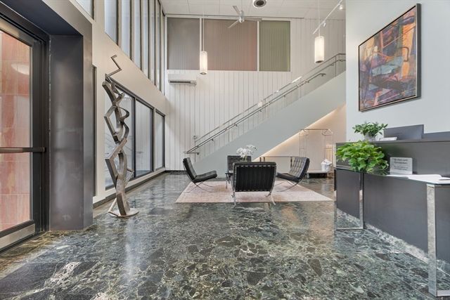566 Commonwealth Ave 703, Boston, MA 02215