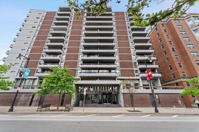 566 Commonwealth Ave 703, Boston, MA 02215