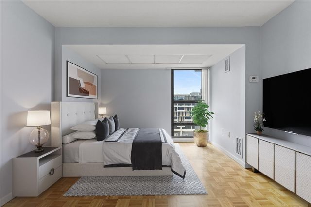 566 Commonwealth Ave 703, Boston, MA 02215
