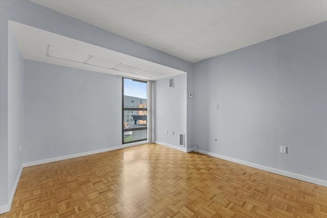 566 Commonwealth Ave 703, Boston, MA 02215