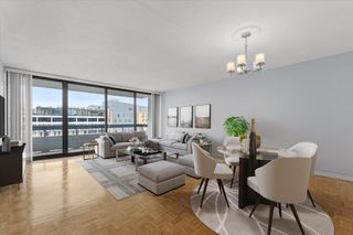 566 Commonwealth Ave 703, Boston, MA 02215
