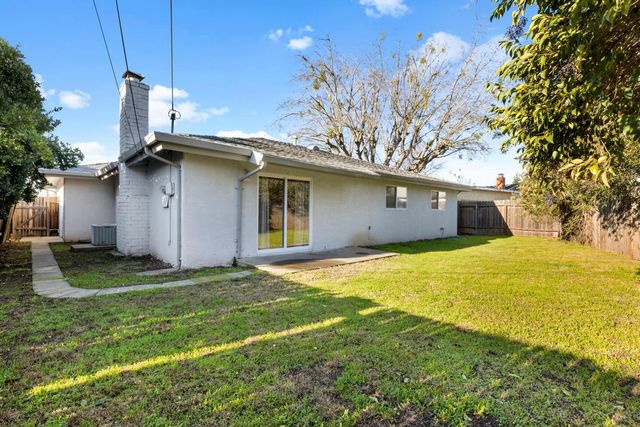 2457 Mcgregor Dr, Rancho Cordova, CA 95670