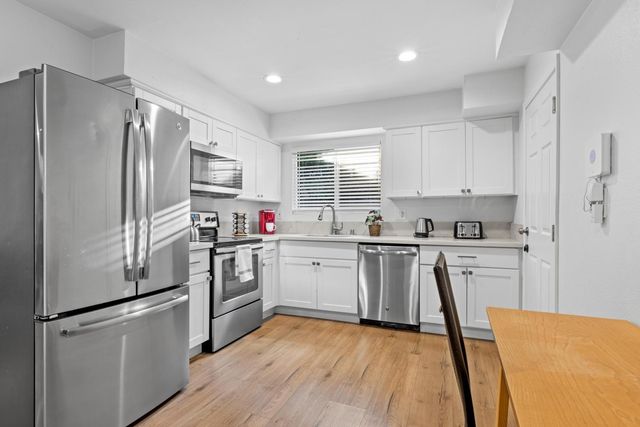 2457 Mcgregor Dr, Rancho Cordova, CA 95670