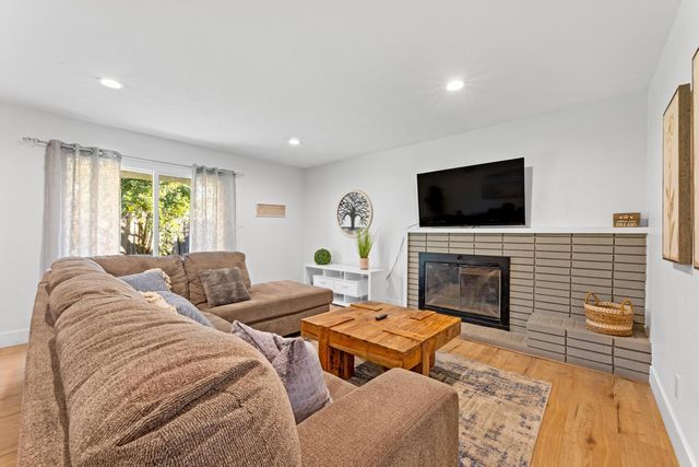 2457 Mcgregor Dr, Rancho Cordova, CA 95670