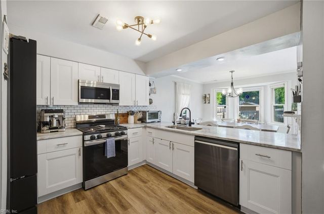 107 Dunbar Dr, Suffolk, VA 23434