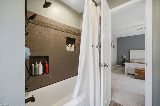 107 Dunbar Dr, Suffolk, VA 23434
