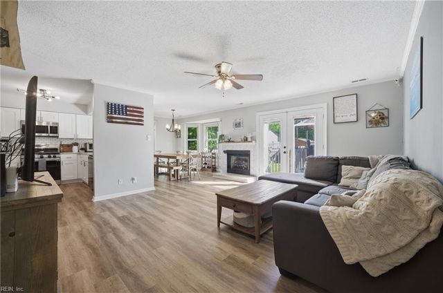 107 Dunbar Dr, Suffolk, VA 23434