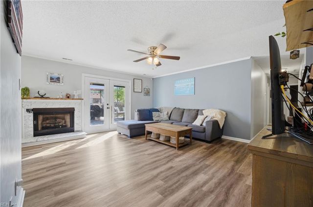 107 Dunbar Dr, Suffolk, VA 23434