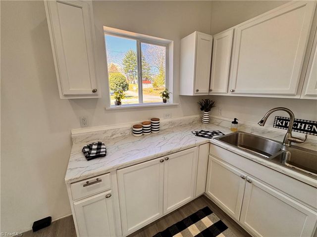 241 Forest Hill Avenue, Winston-salem, NC 27105