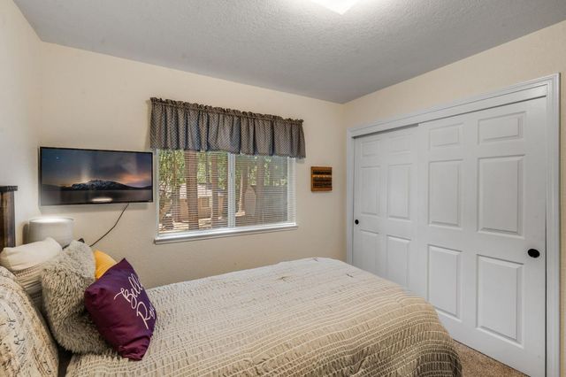 5564 Sierra Springs Dr, Pollock Pines, CA 95726