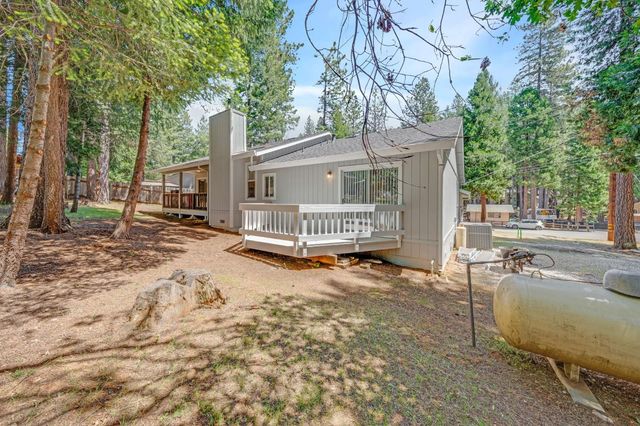 5564 Sierra Springs Dr, Pollock Pines, CA 95726