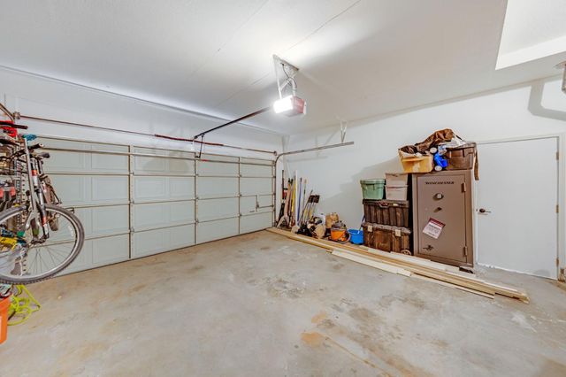 5564 Sierra Springs Dr, Pollock Pines, CA 95726