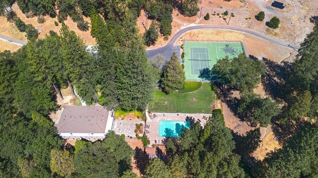 5564 Sierra Springs Dr, Pollock Pines, CA 95726