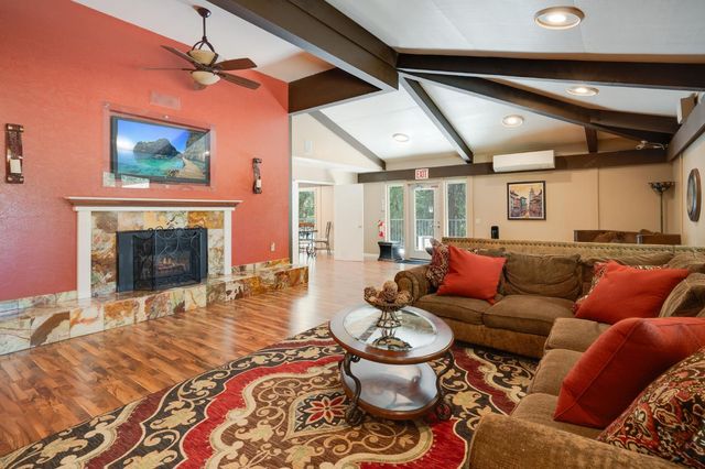 5564 Sierra Springs Dr, Pollock Pines, CA 95726
