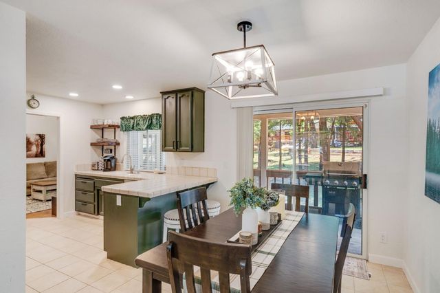 5564 Sierra Springs Dr, Pollock Pines, CA 95726