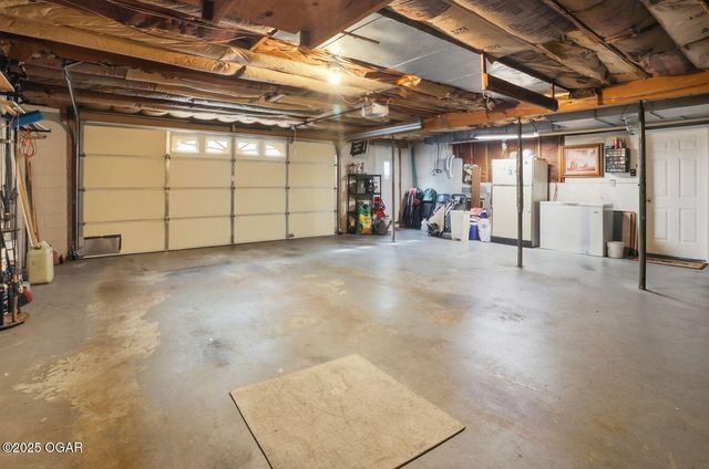 512 Geyer Road, Neosho, MO 64850