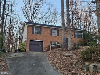 10704 ANN DAVIS DR, Fredericksburg, VA 22408