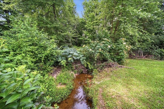 129 Notchwoods Drive, Boiling Springs, SC 29316