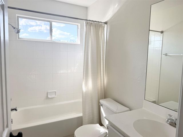 11715 Raymond C Ewry LN, Austin, TX 78748