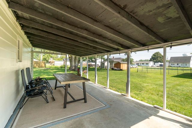 404 Sutton Avenue, Elk Run Heights, IA 50707