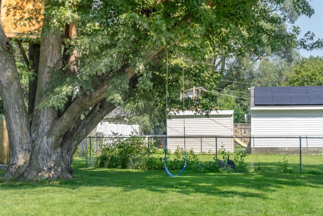 404 Sutton Avenue, Elk Run Heights, IA 50707