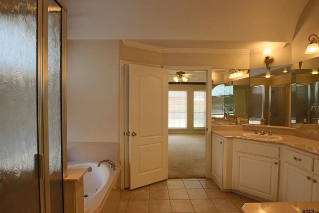 1202 Riverbend, Tyler, TX 75703