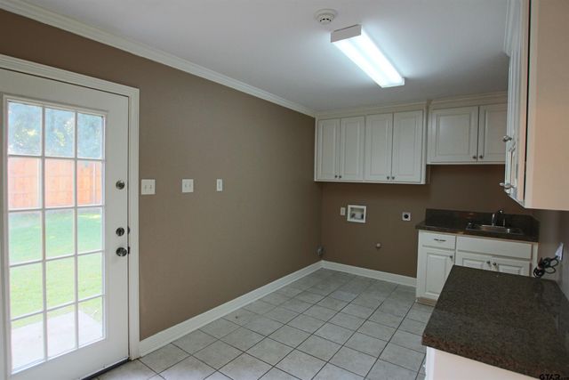 1202 Riverbend, Tyler, TX 75703