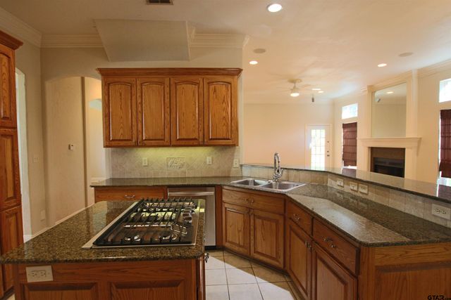 1202 Riverbend, Tyler, TX 75703