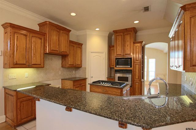 1202 Riverbend, Tyler, TX 75703