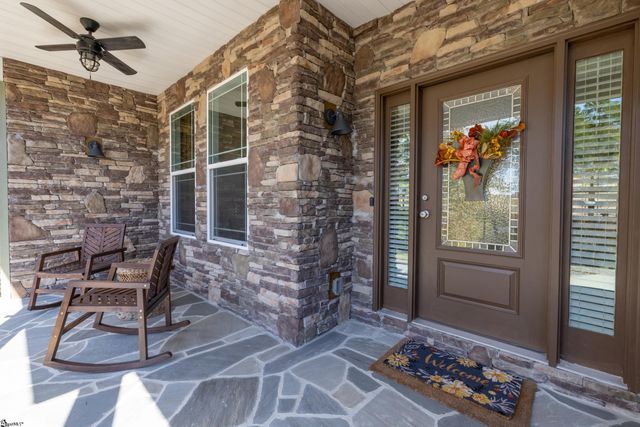 171 S Oak Pointe Drive, Seneca, SC 29678