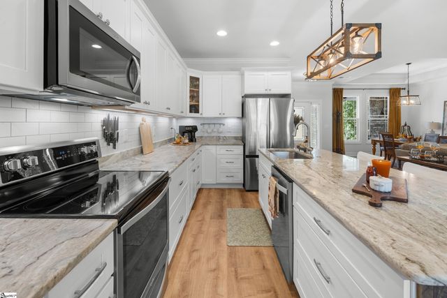 171 S Oak Pointe Drive, Seneca, SC 29678