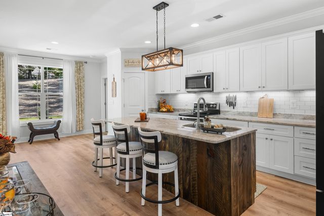 171 S Oak Pointe Drive, Seneca, SC 29678